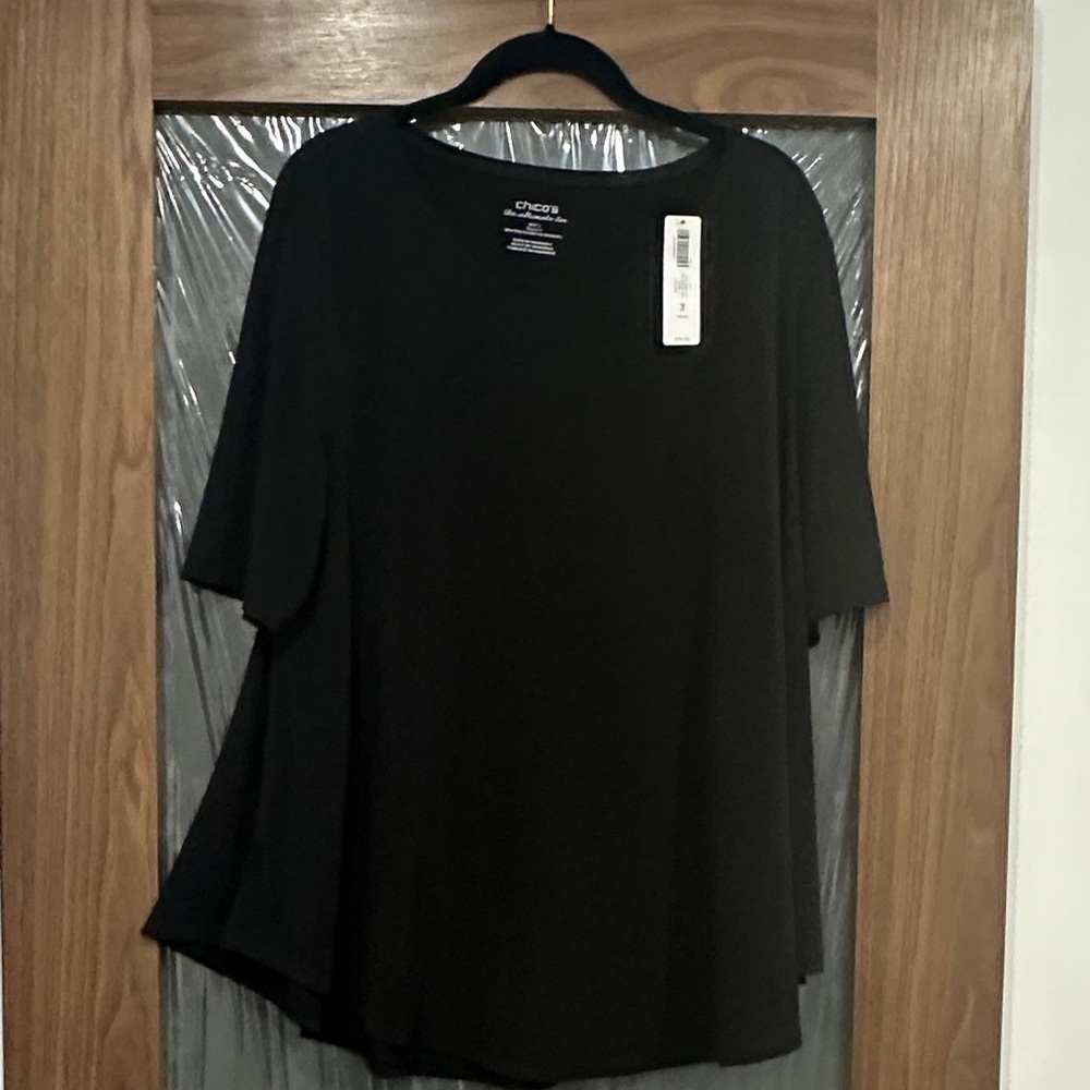 Chico's Black Short-Sleeve Flowy Swing Tee